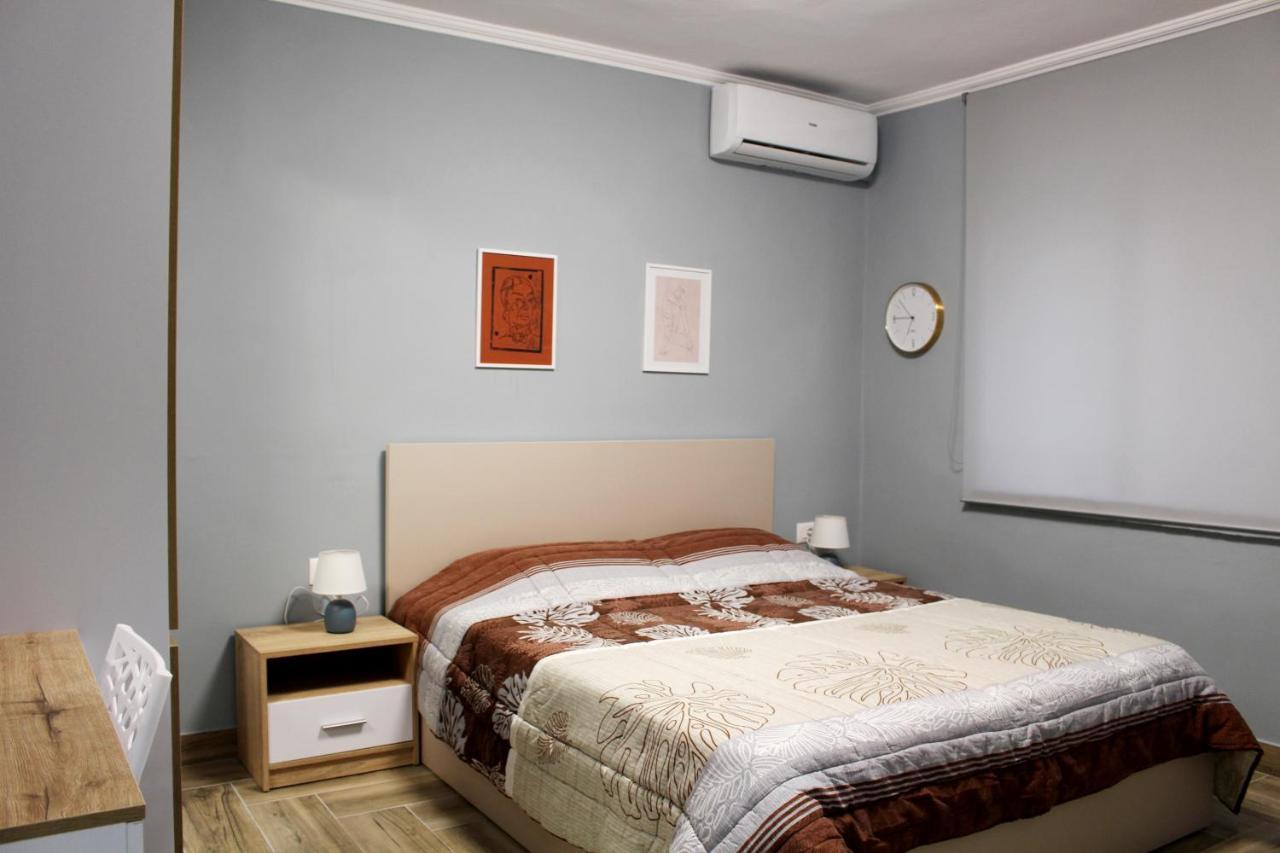 Apartament 2v1 - Blloku Bkt