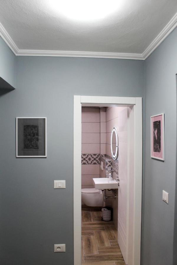 2v1 - Blloku Bkt Apartament *